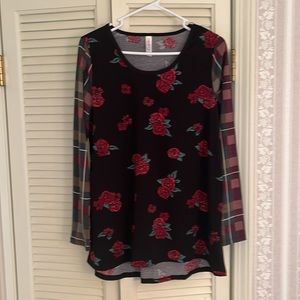 Brand new LuLaRoe Lynnae long sleeve